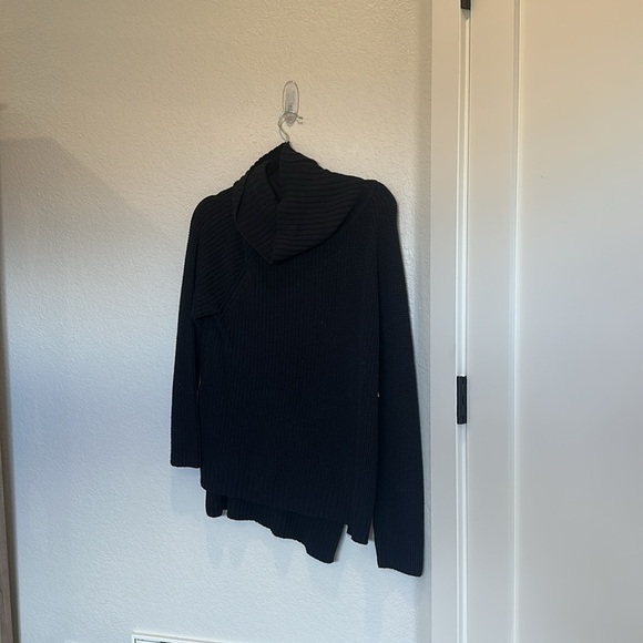 Ugg Selah Turtleneck Black Sweater - Picture 5 of 8